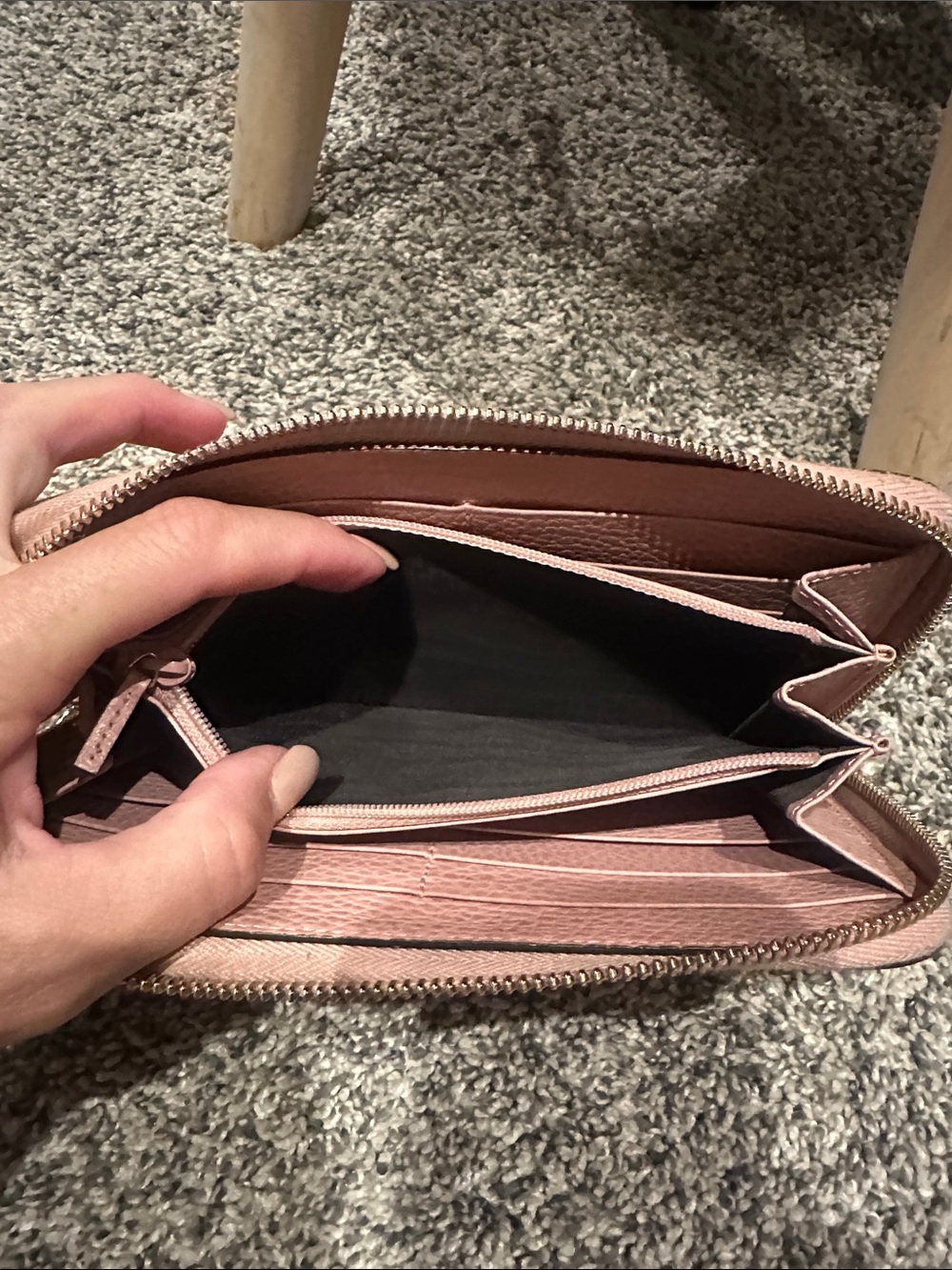 ๐บ๐ธBundle Gucci Bloom GG Canvas Backpack with Pink Leather Zip Wallet - Picture 6 of 16